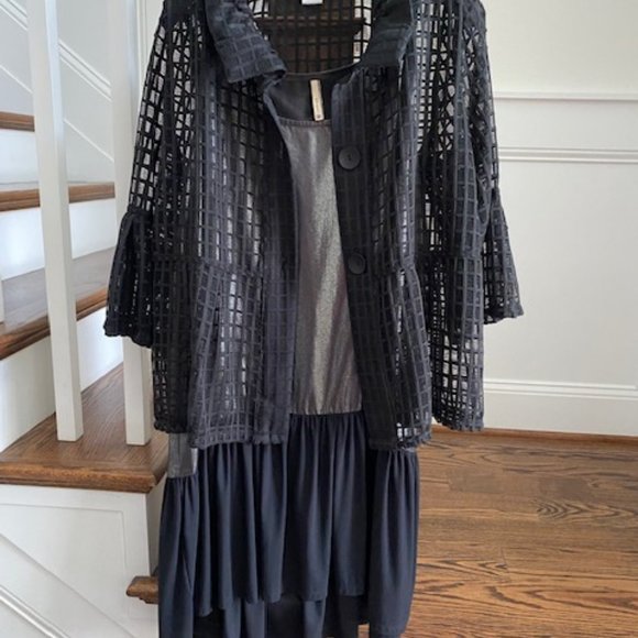 Black Lightweight Open Weave Jacket W/Ruffles Size Large EUC! - Picture 8 of 9